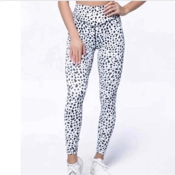 Balance Athletica Workout Set — Snow Leopard (White) - Picture 3 of 10